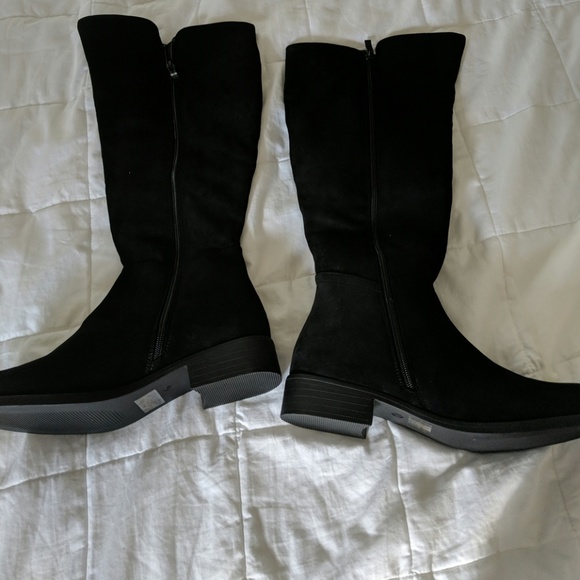 Black boots - Picture 3 of 3